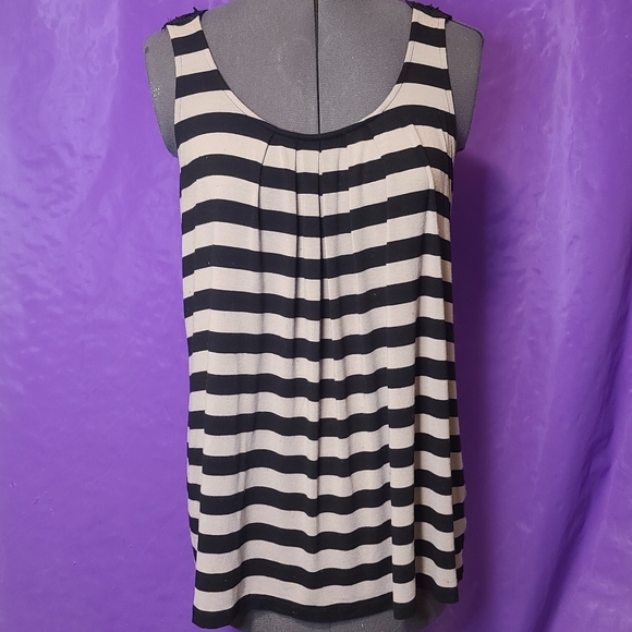 INC International concepts top - Picture 2 of 4